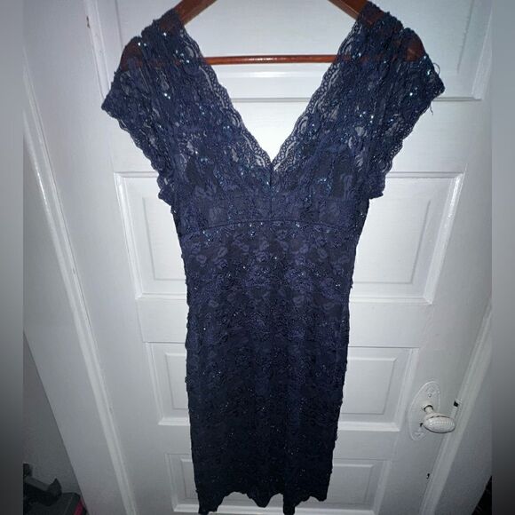MARINA Dress Blue Sequin Lace V Neck Short Sleeve Bodycon Stretch Size 2 - Picture 11 of 12